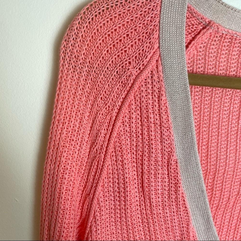 American Eagle Pink Color Block V-Neck Sweater - Picture 5 of 12